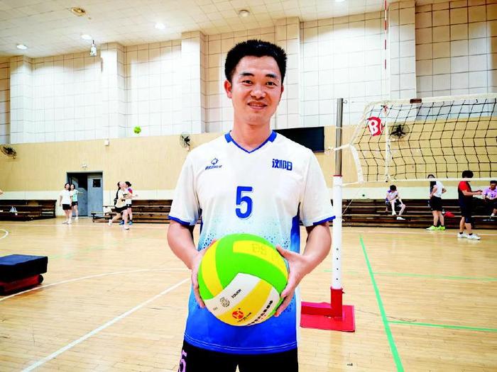 半岛体育官网-“篮球打到40岁，气排球打到60岁！”